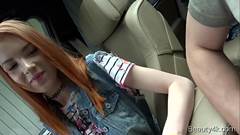Sexo no carro ruiva perfeitinha Sexo no carro ruiva perfeitinha