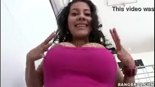 Loira peituda Porno goza pelo cu e faz macho gozar na espanhola