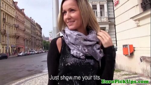 Mulheres Dando A Buce