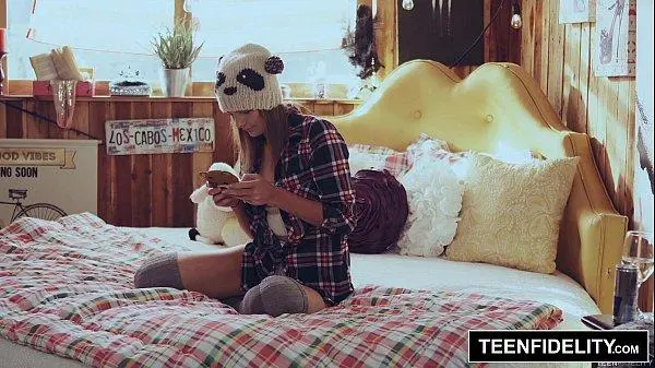 Teen Fidelity Surpreende Pessoas Trassando Com Shyla Ryder E Padrasto