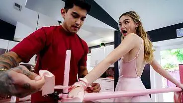 Gozando No Pau Do Namorado Irmã Amarrada Irritante E Proibida Balé