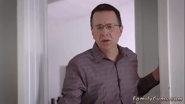 NOVINHA DANDO O CUZINHO PRA EX PRESIDIÁRIO PAUZUDO