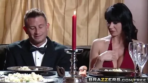 Socando pau rosa de 20 centimetros em cuzinho de puta casada