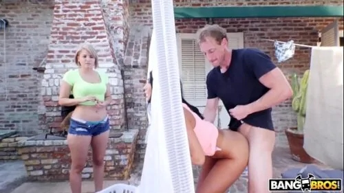 Preta de peitos grandes transando com dotado no porno safado