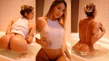 Danielly Vidal pelada no banho se tocando com tesão